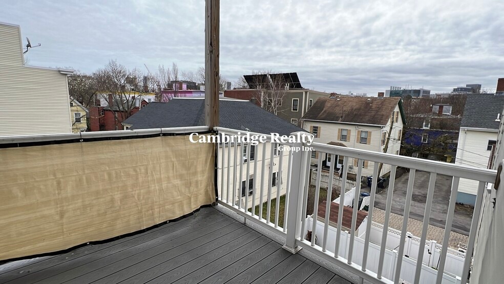 Building Photo - 96 Columbia St