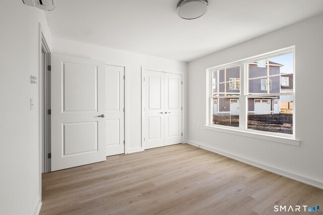 Building Photo - 27 Village Rd