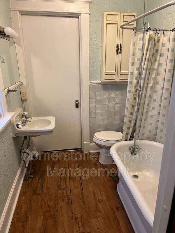 Building Photo - 19 Johnson Pl