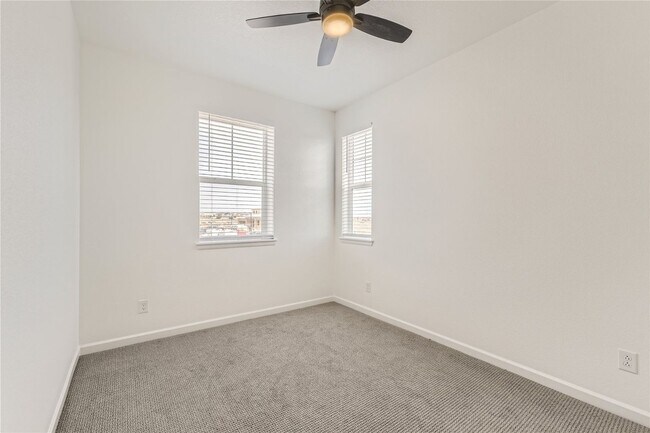 Building Photo - Single Family 3 Bed, 3 Bath Paired-Home in...