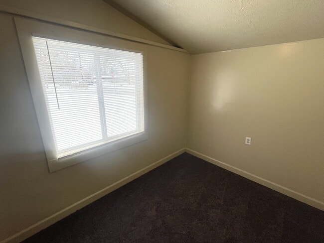 Building Photo - Martindale-Brightwood 4BR House!