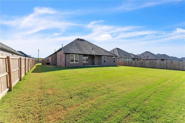 Building Photo - 2401 Abbott Ln