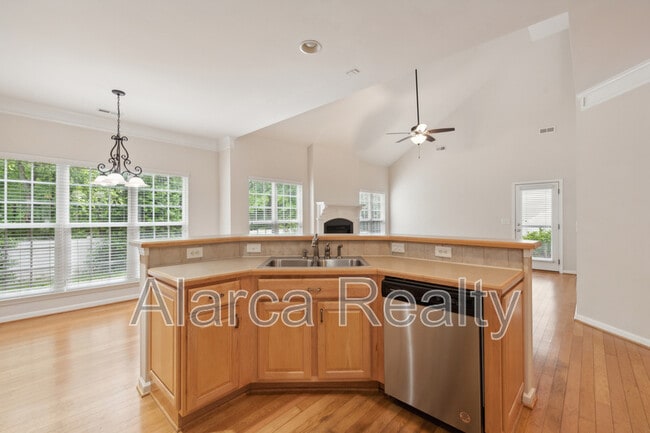 Building Photo - 131 Ivy Creek Ln
