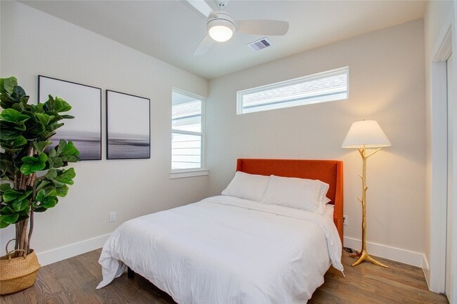 Building Photo - 4914 Noble St