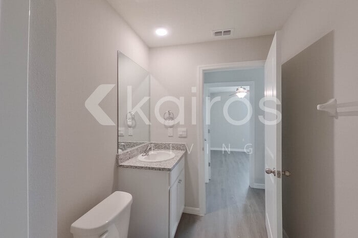 Building Photo - 8641 SW 43rd Ter