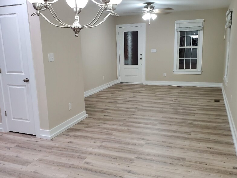 Building Photo - 83 E Boxley Dr