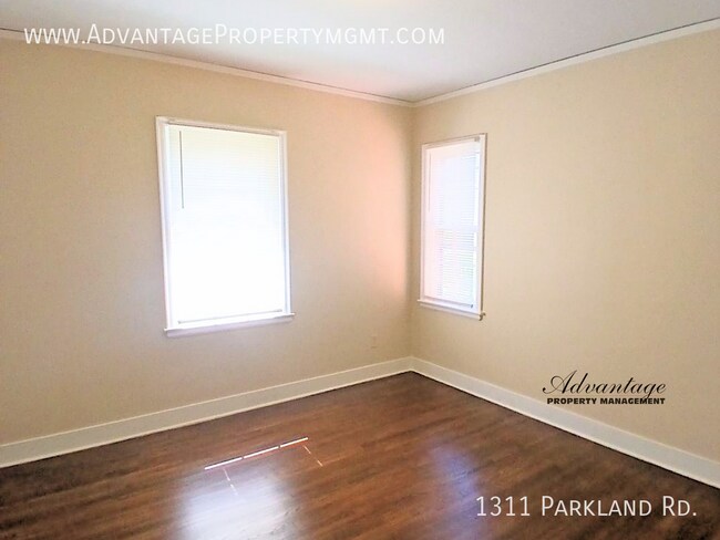 Building Photo - 1311 Parkland Rd