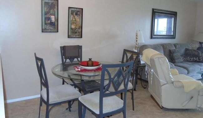 Building Photo - 12538 SW Kingsway Cir