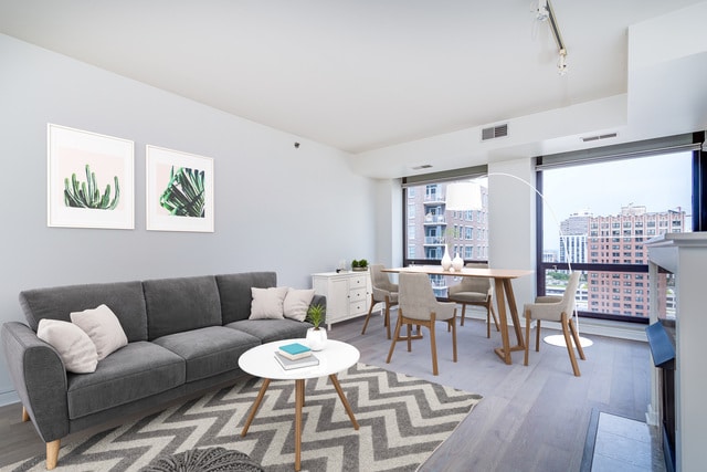 Building Photo - 1212 N Wells St