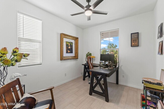 Building Photo - 5419 W Las Palmaritas Dr