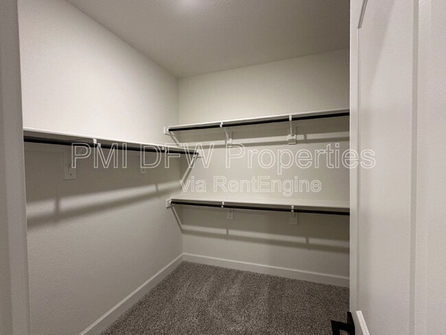 Building Photo - 808 Boyer Ct