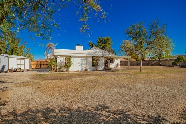 Building Photo - 2321 E Enid Cir