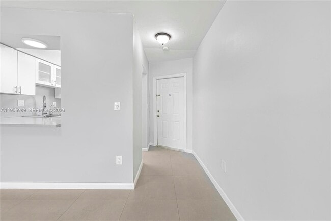 Building Photo - 1715 NE Miami Gardens Dr