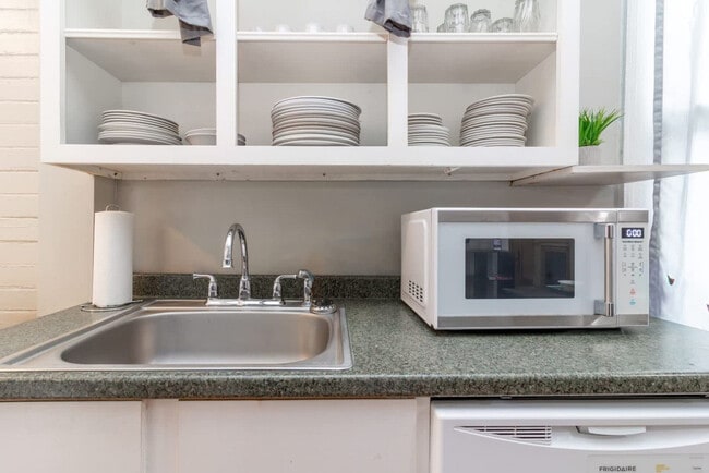 Building Photo - 737 3rd Ave