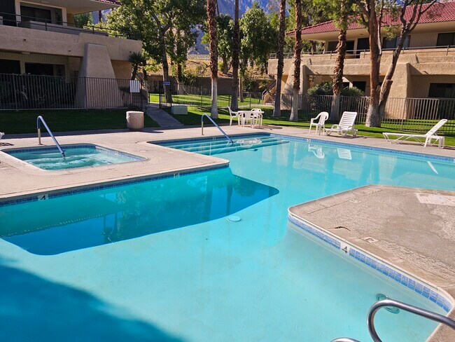 Pool & Spa - 2809 N Los Felices Cir E