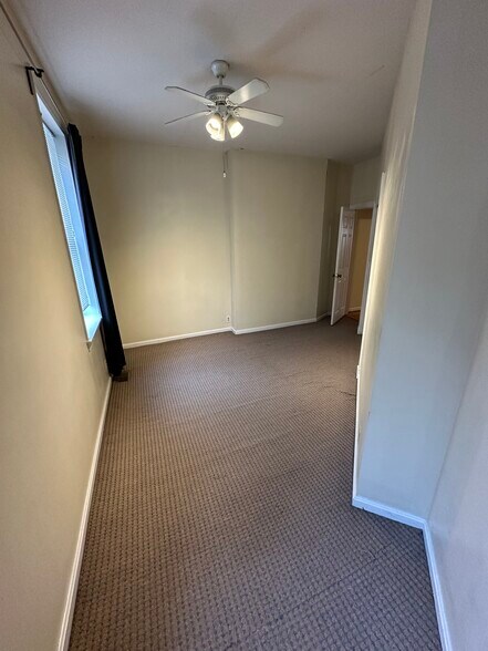 Building Photo - 8 W Hollister St