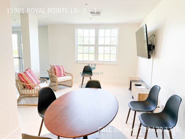 Building Photo - 15901 ROYAL POINTE Ln