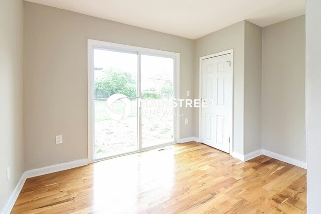 Building Photo - 3 Bedroom Pet-Friendly Home in Belton, MO with Main Street Renewal