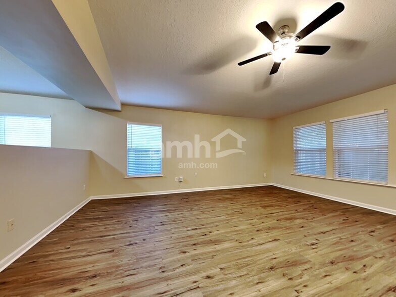 Building Photo - 1433 Heather Ct