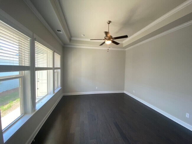 Building Photo - Stunning move in ready home located in the...