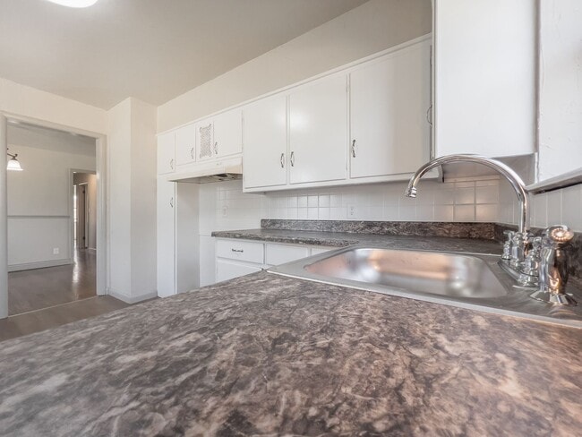 Building Photo - This Perfect Home Awaits!