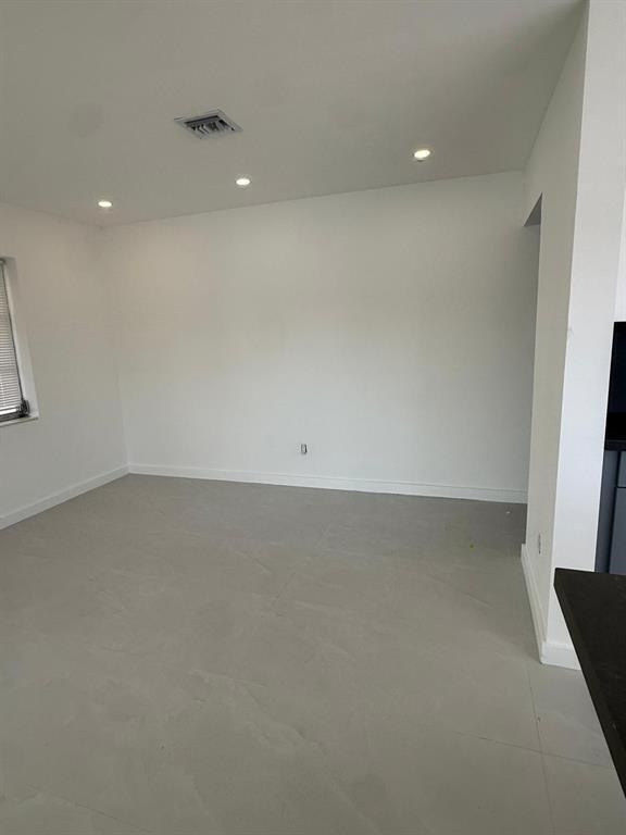 Building Photo - 1054-1058 Southwest 2nd Street Apt #1058, Hallandale Beach, FL 33009 - 2 BR 1 BA multi-family home