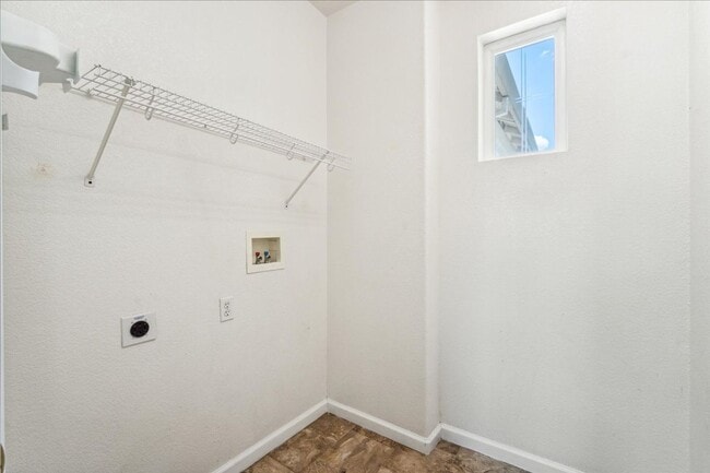 Building Photo - 57 Rossignol Cir