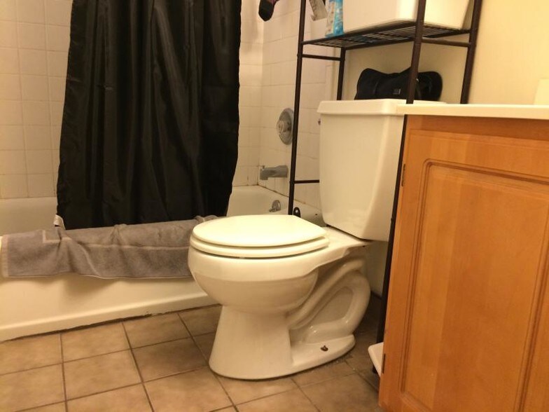 Building Photo - 1622 Massachusetts Ave