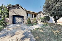 Building Photo - 656 Granwood Blvd