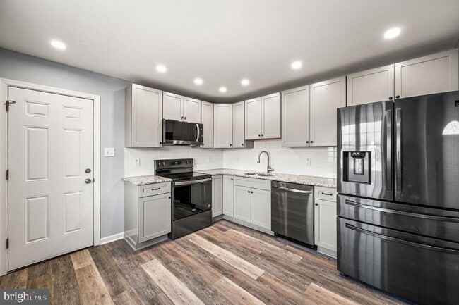 Building Photo - 34 Shepherd Ln