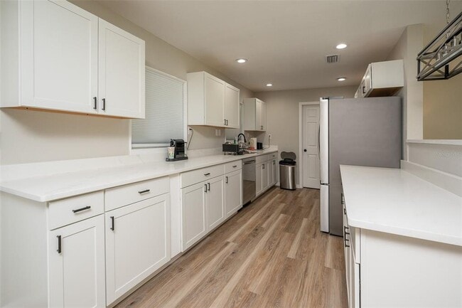 Building Photo - 3806 SW 18th St