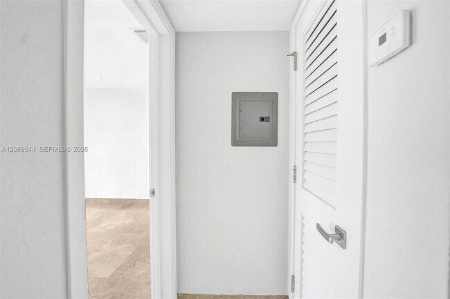 Building Photo - 7401 SW 82nd St