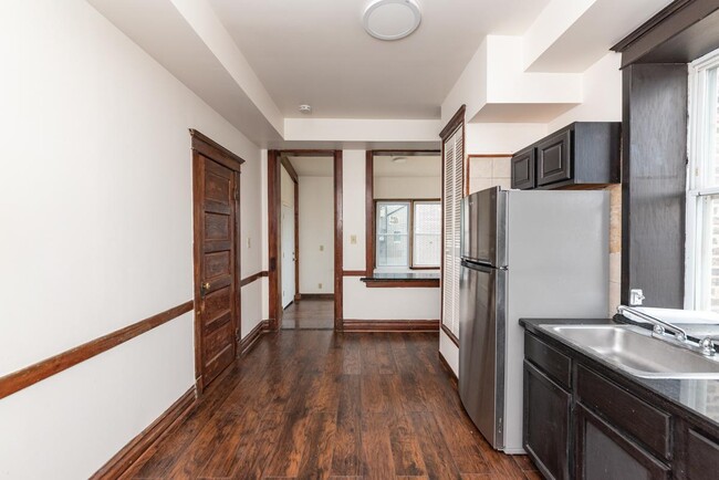 Building Photo - 2 bedroom in Chicago IL 60647