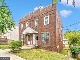 Building Photo - 4215 Dix St NE