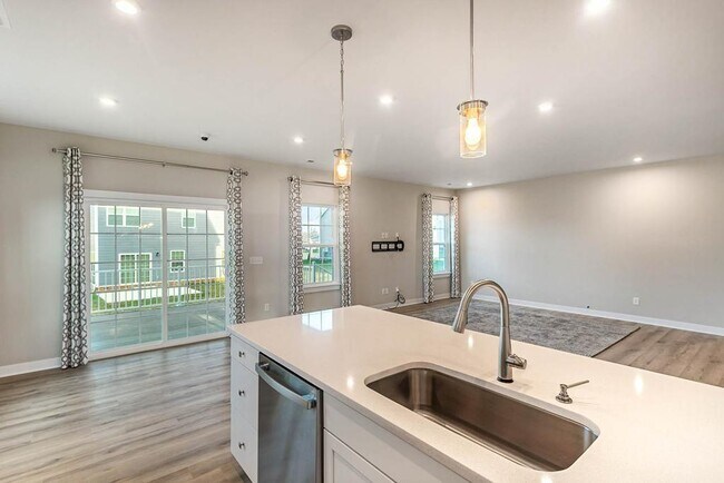 Building Photo - 4003 Bluebell Ln