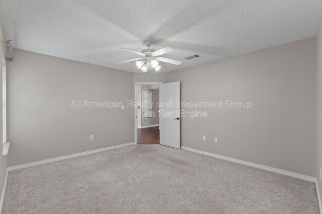 Building Photo - 917 Lajolla Ln