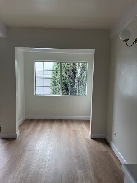 Building Photo - 1929 N Commonwealth Ave