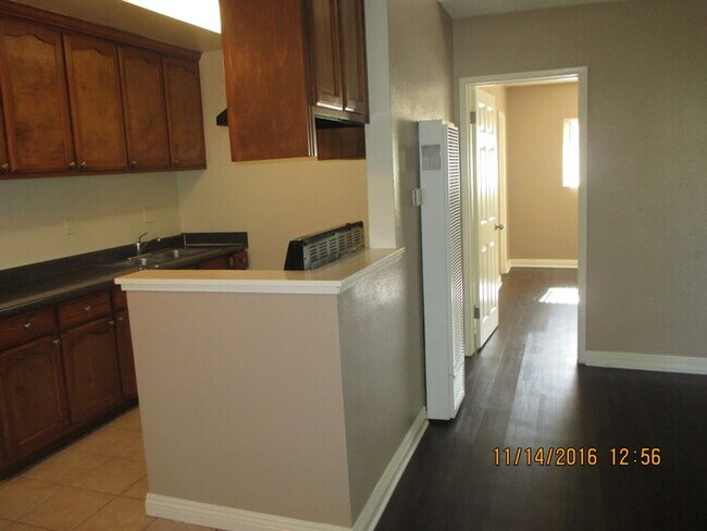 Building Photo - 2114 S Mallul Dr