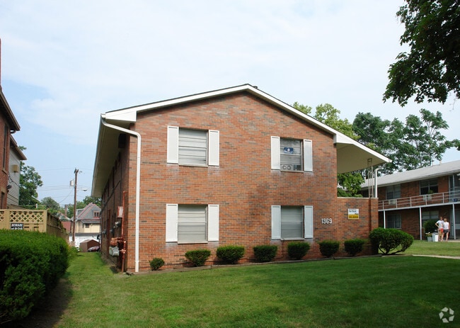 Building Photo - 1369 Forsythe Ave