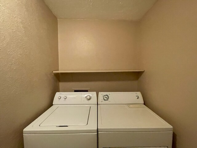 Building Photo - 804 Lindenwood Dr S