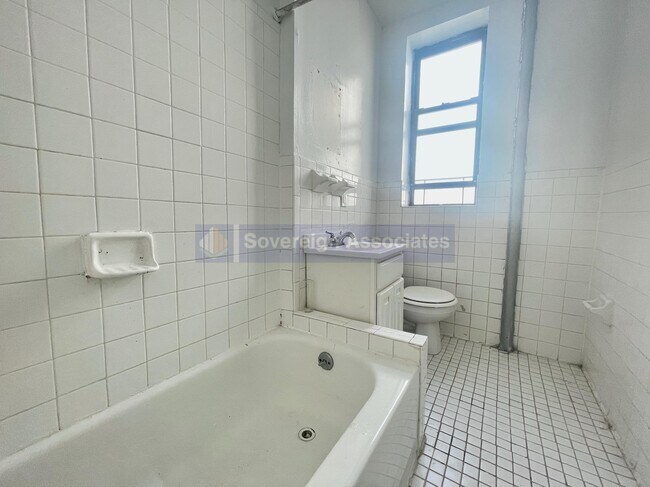 Floorplan - 70 Post Avenue