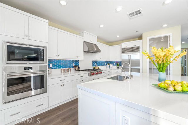 Building Photo - 25948 Meadow Dr