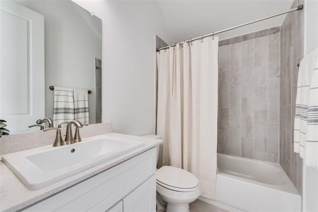 Building Photo - 901 Gold Finch Ln