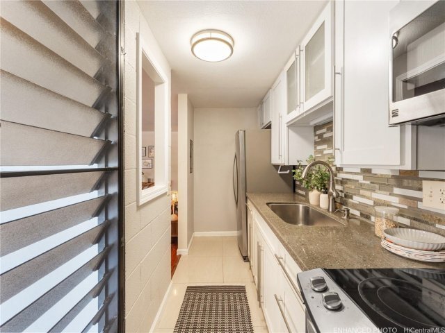 Building Photo - 1541 Dominis St