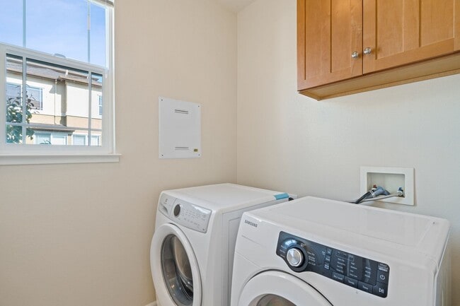 Building Photo - PRIME CORNER HOME IN TRINITY PARK NEAR SCENIC TRAILS | EXCELLENT ACCESS