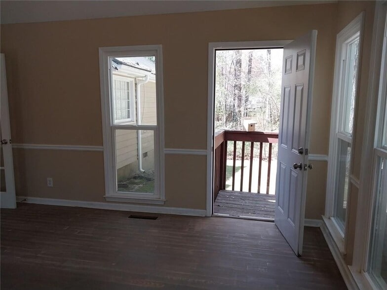 Building Photo - 4820 Westbourne Dr