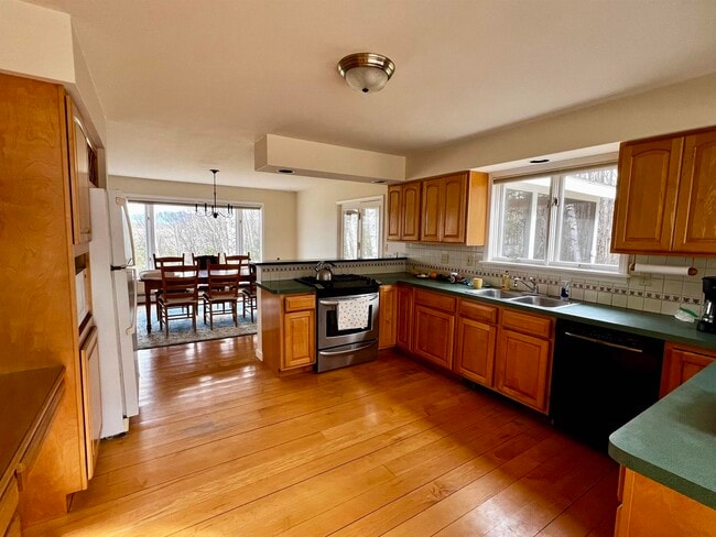 Building Photo - 251 Sunrise Pl