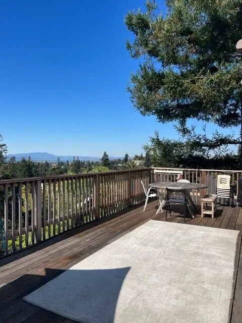 Big decks for party, view watching and also drying clothes - 34 Oak Ridge Rd