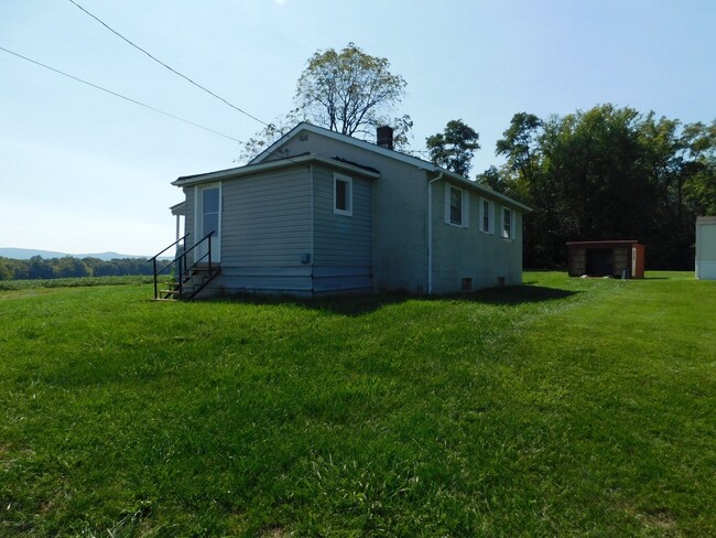 Building Photo - Renovated House with Farm Location on WV/V...