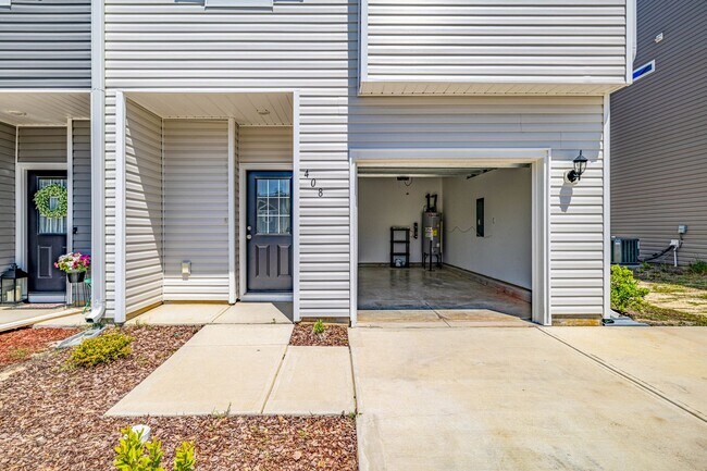 Building Photo - 408 Blockade Shl Ln